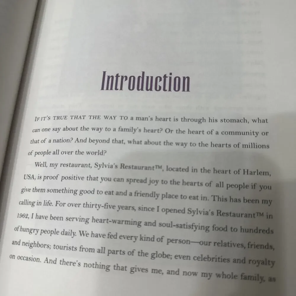 Sylvia's Family Soul Food Cookbook by Sylvia Woods‎